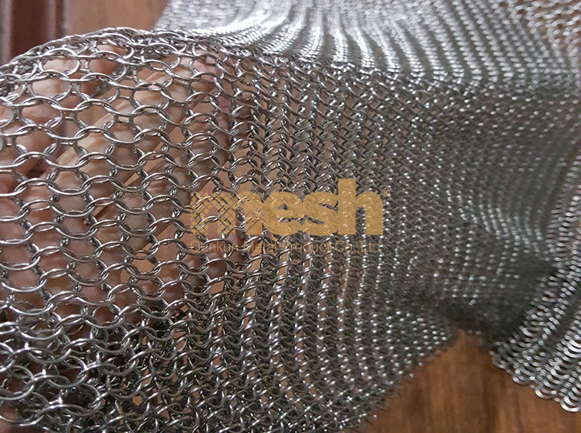 Ring Mesh Curtain vs. Blinds: A Contemporary Window Solution