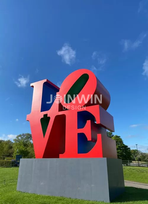 Love Sculpture